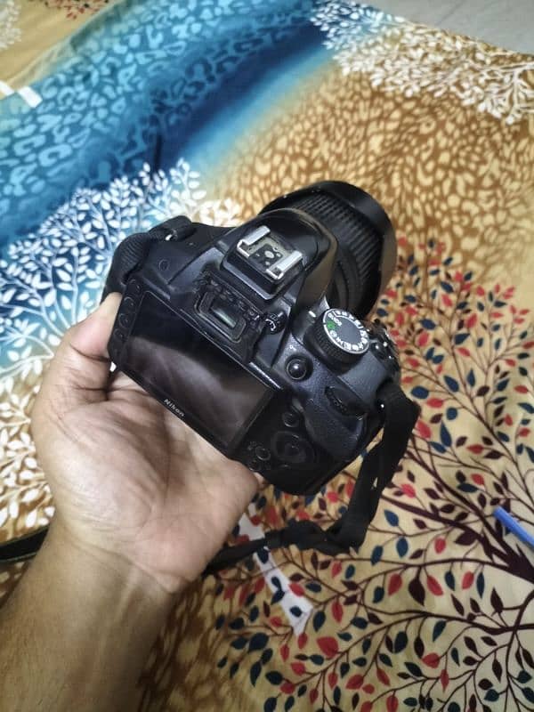 Nikon d3200 Body with charger n battery 0