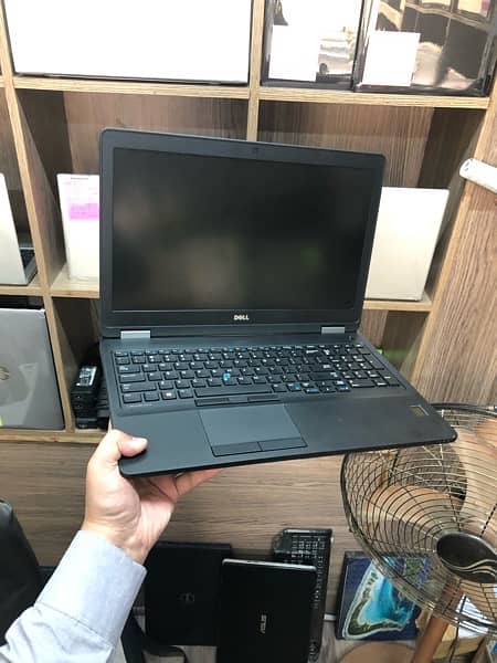 Dell Latitude E5570 | Core i7-6820HQ | 8Gb 256Gb | 2Gb Card 5