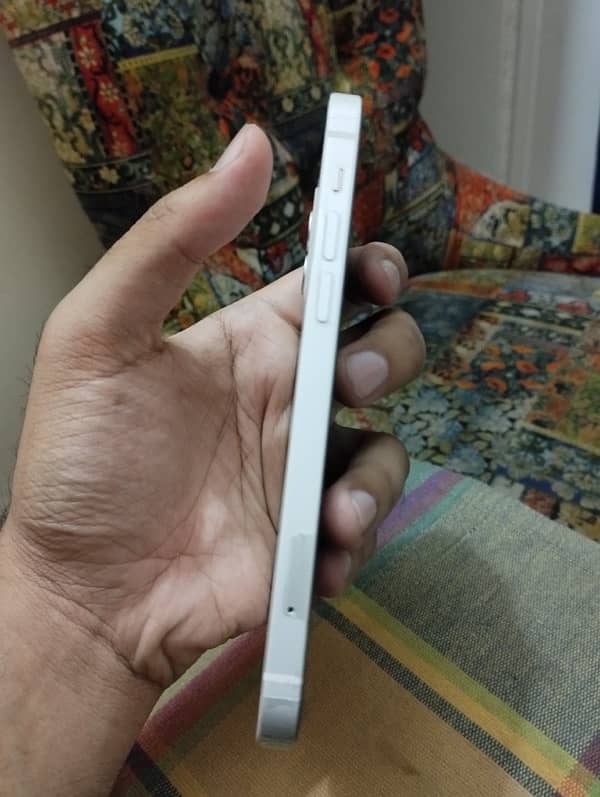 iPhone 12 white jv 64gb 3