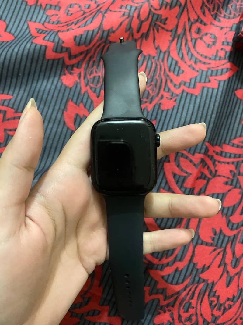 Apple watch series 8 (78k but can be negotiable) 4