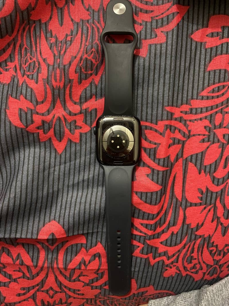 Apple watch series 8 (78k but can be negotiable) 5