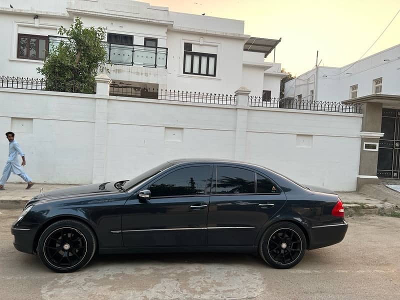 Mercedes E Class 2004 AMG top of the line like new 5