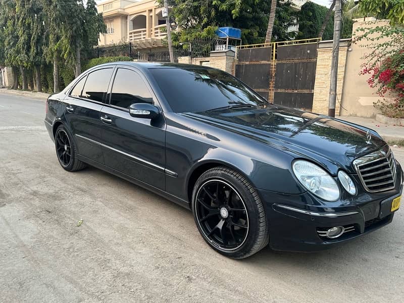 Mercedes E Class 2004 AMG top of the line like new 6