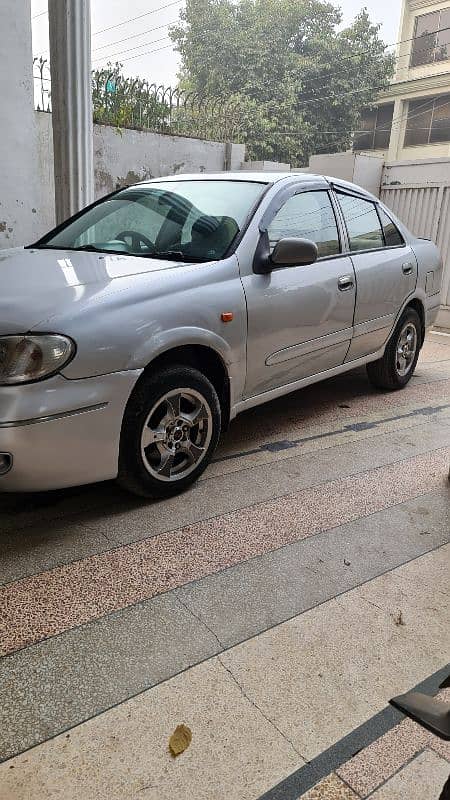 Nissan Sunny 2007 4