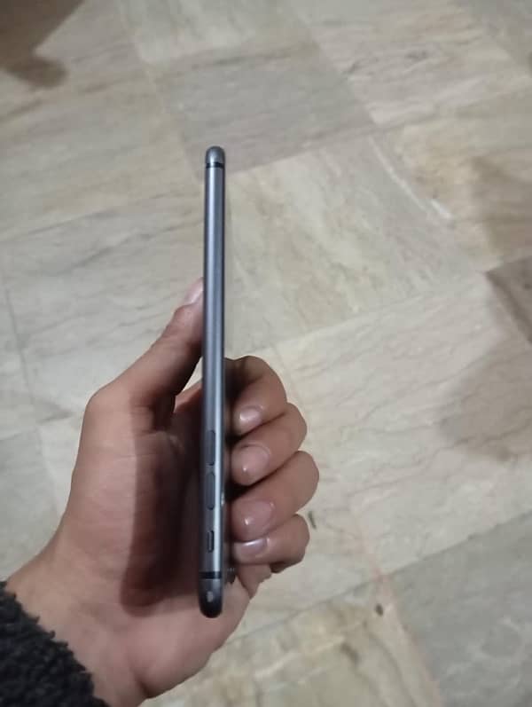 iPhone 8 plus PTA 5