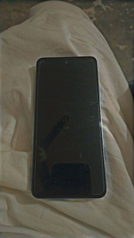 infinix hot40i (8/128) with box , charger 3