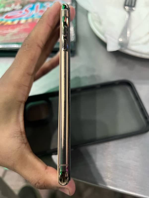 iphone 11 pro max pta approved 64gb 3