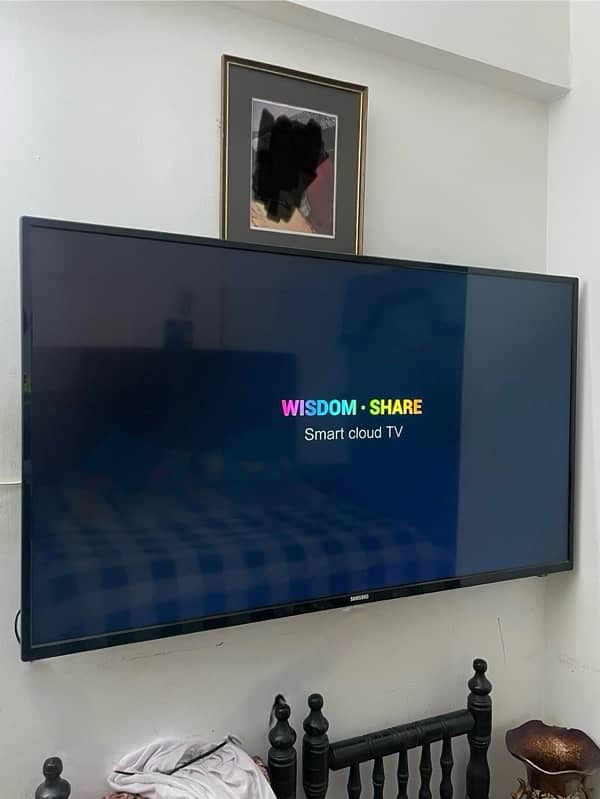 Smart LED TV 50’ Inch Actual Sealed Condition 1