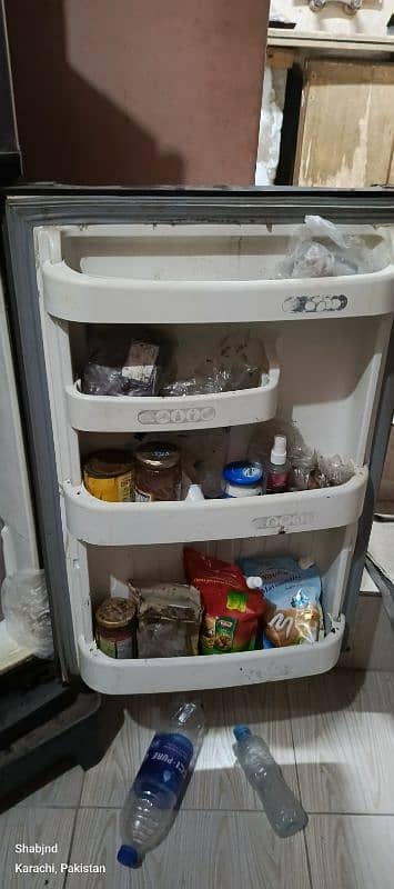 In Good Condition Fridge Available 4