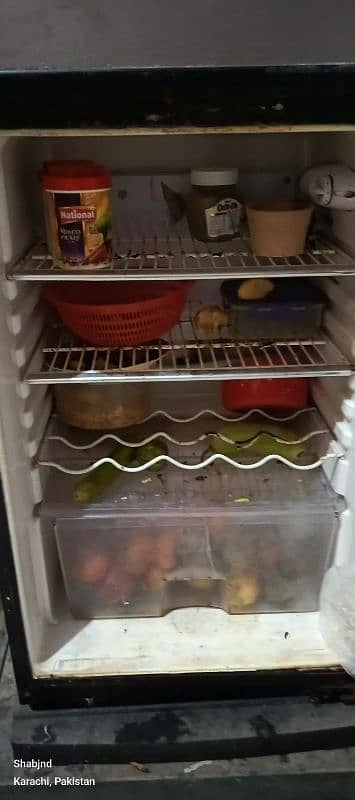 In Good Condition Fridge Available 5