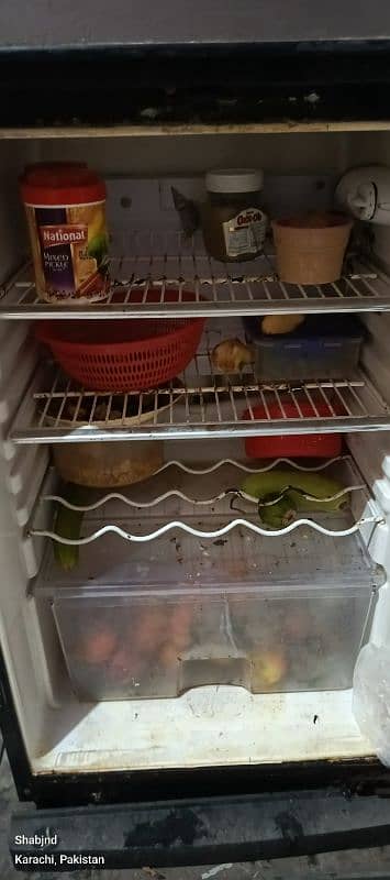 In Good Condition Fridge Available 6