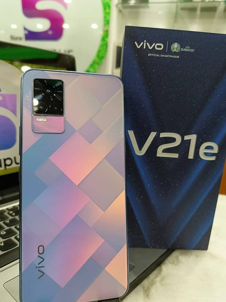 vivo v21e 8/128 GB 03230374234 My whatsapp number 0