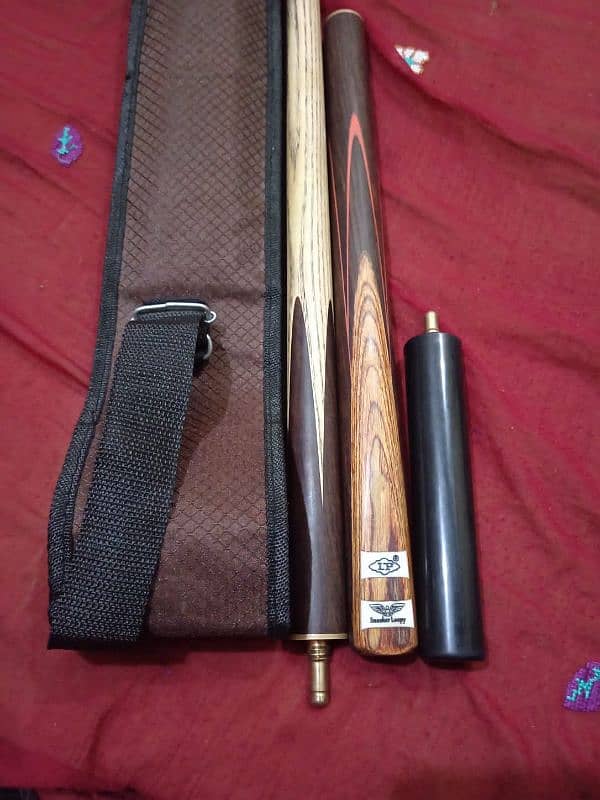 lp snooker cue 10/10 2 chalks and bag 1