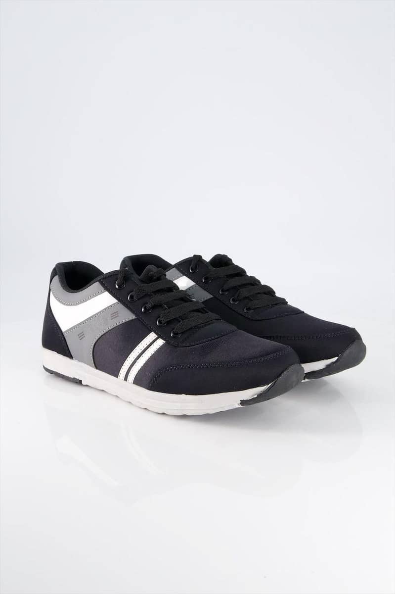 Joggers / sports shoes / sneakers / jogging shoes 2