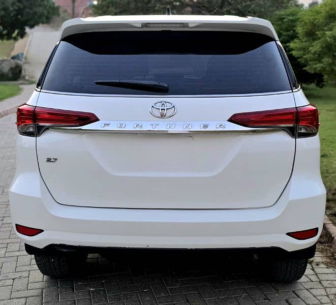 Toyota Fortuner V 2018 5