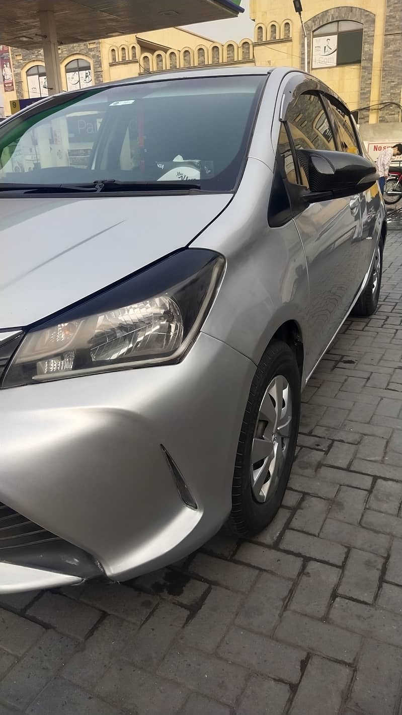 Toyota Vitz 2014 Toyota vitz 14/18 8