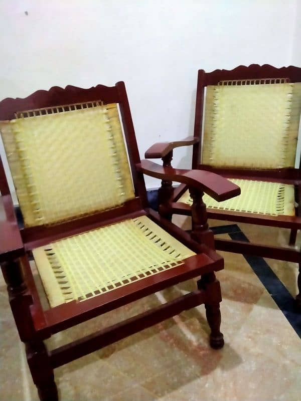 pure wooden chair just like brand new not too use 0