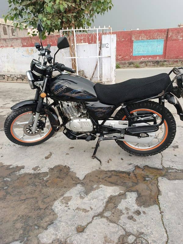 Suzuki GS150 SE 1