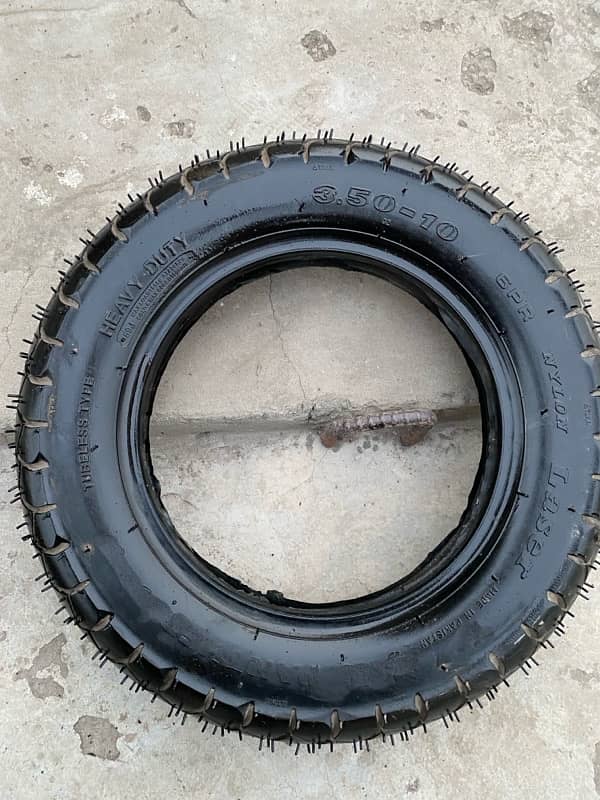 rikshaw tyre and new tyre 2