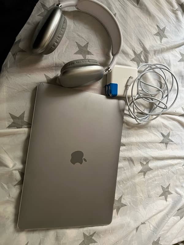 MacBook Pro 2020 5G 10Gen 4