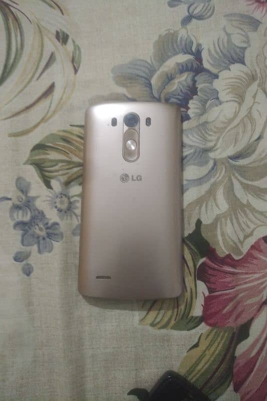 lg V10 full body or bteri lg G3 full body dono m bood nahi hi 1