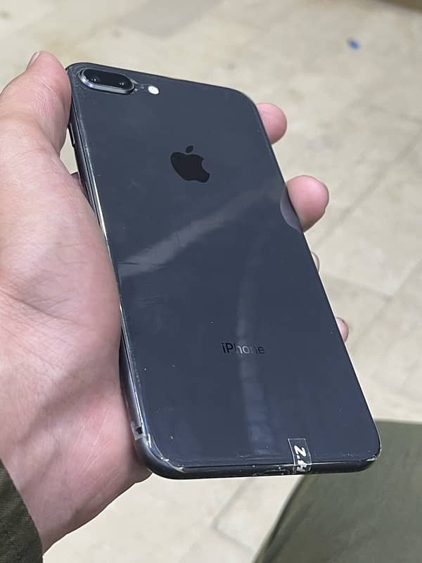 iPhone 8 Plus 64GB 3