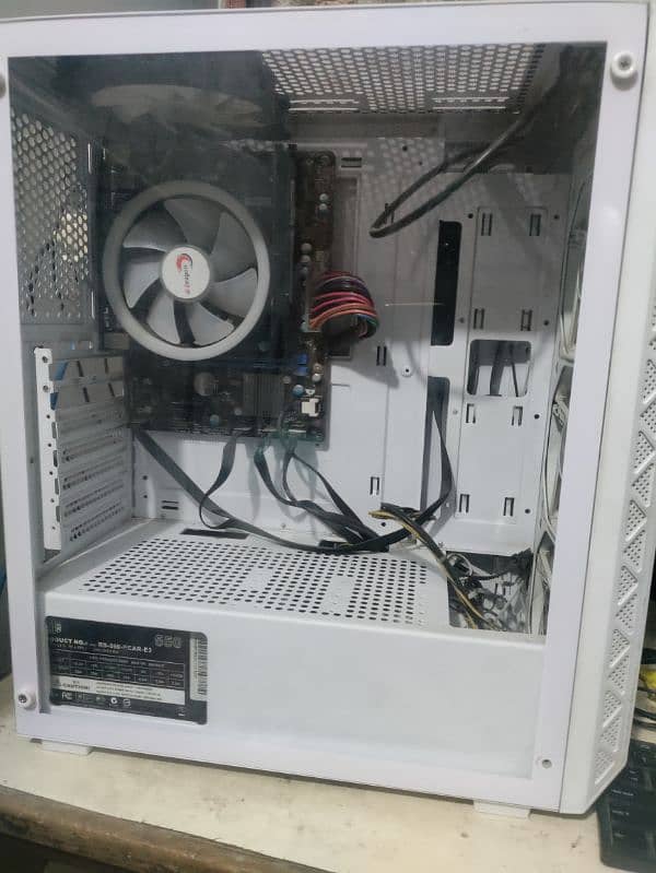 I7 pc with white casiing 3