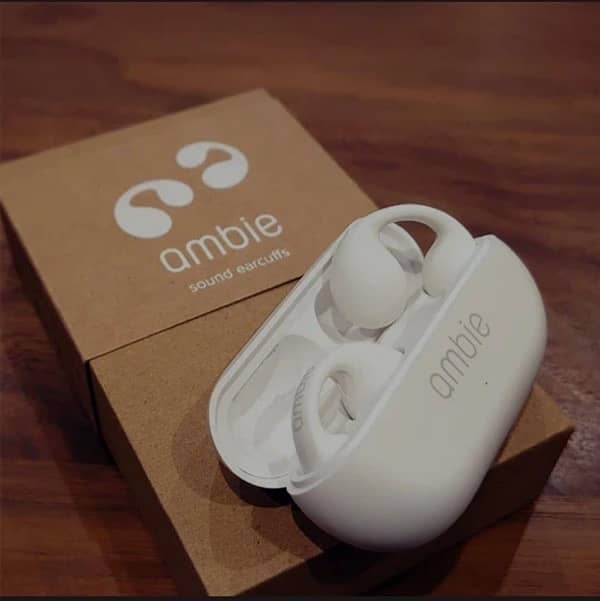 Stylish White Bluetooth Earbuds With long Battery Life 3