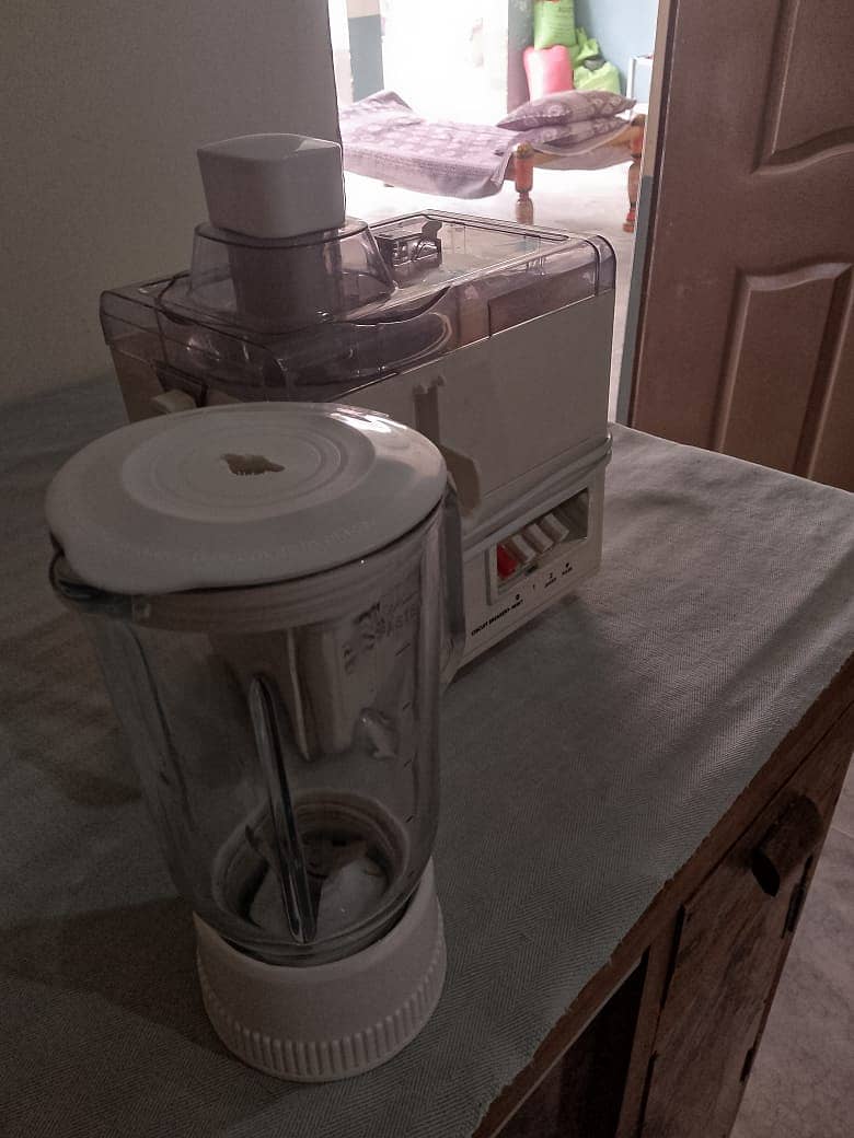 National Juicer/Blender 1