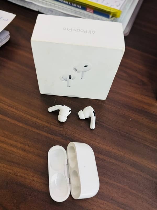 Apple AirPods Pro 2nd generation USB-C 4