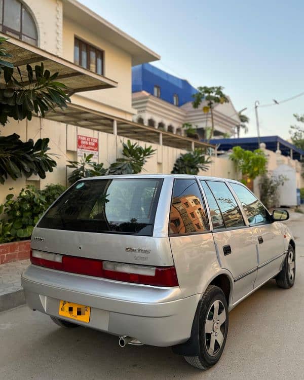 Suzuki Cultus VXR 2005 Silver Color Power windows 4