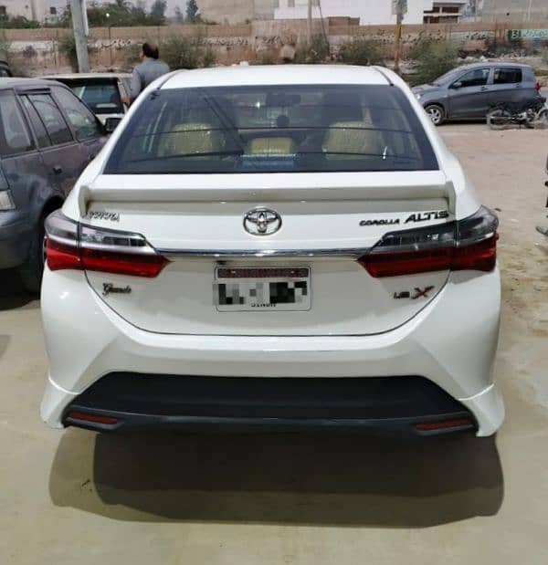 Toyota Altis Grande 2017/2018 4