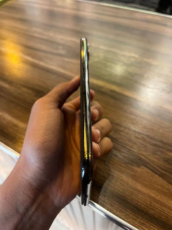 Iphone Xs max 256gb Pta Approved. 4