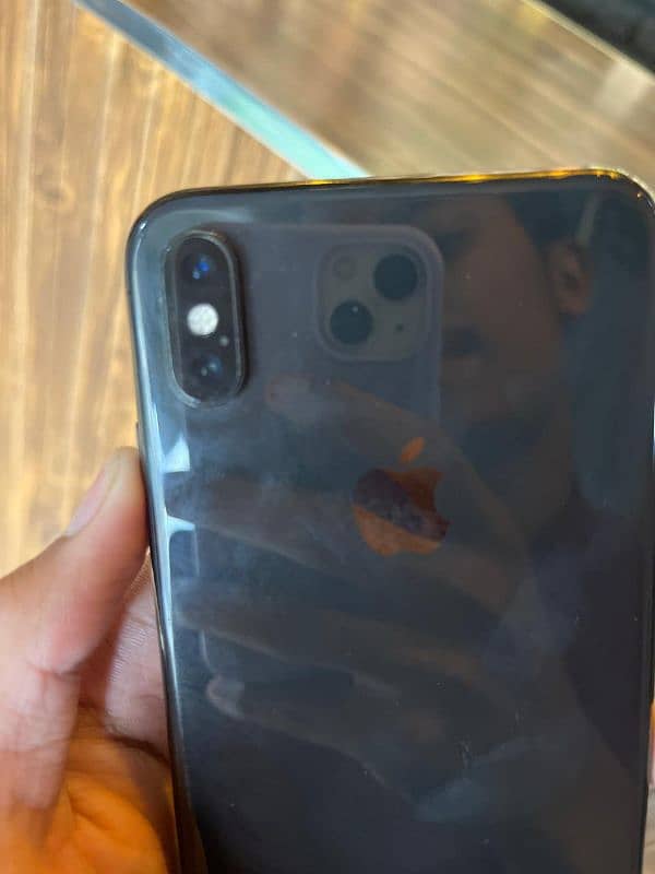 Iphone Xs max 256gb Pta Approved. 5