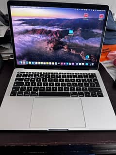 Macbook Pro 2017 13 inch Core i7 16gb Ram 512GB Ssd