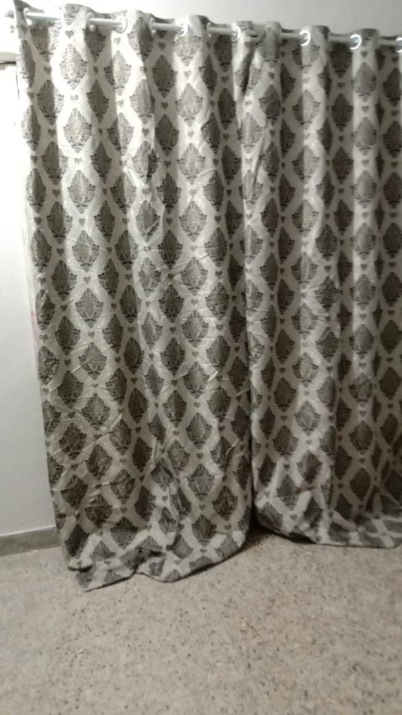 2 Pairs of Curtain like New 1