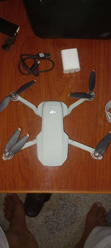 DJI mini 2 with fly more combo kit 1