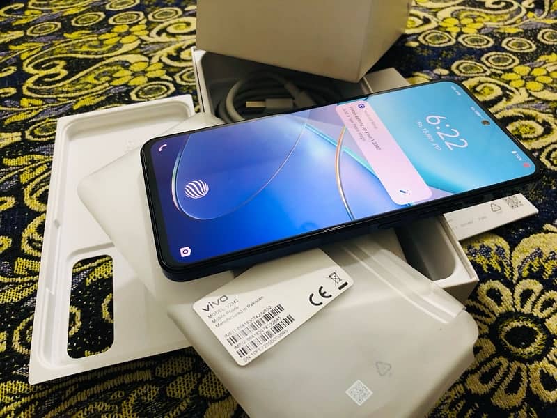 vivo Y100 with box and charger 1