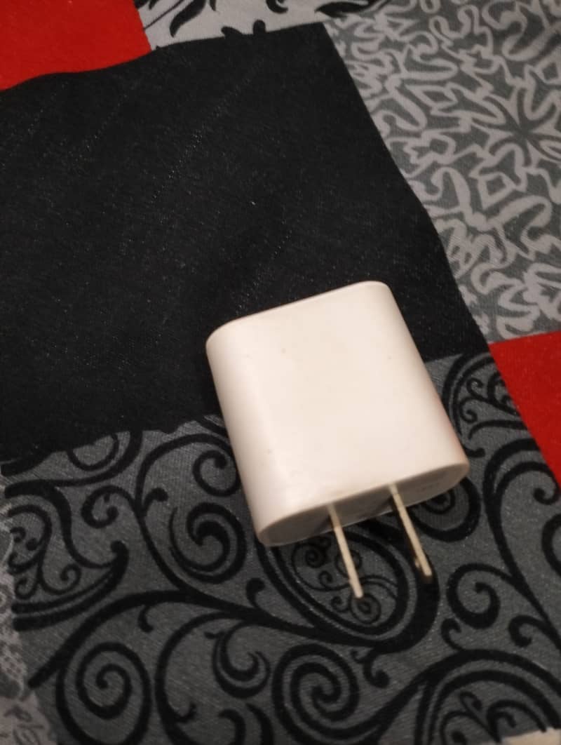 APPLE 20 watt charger 3