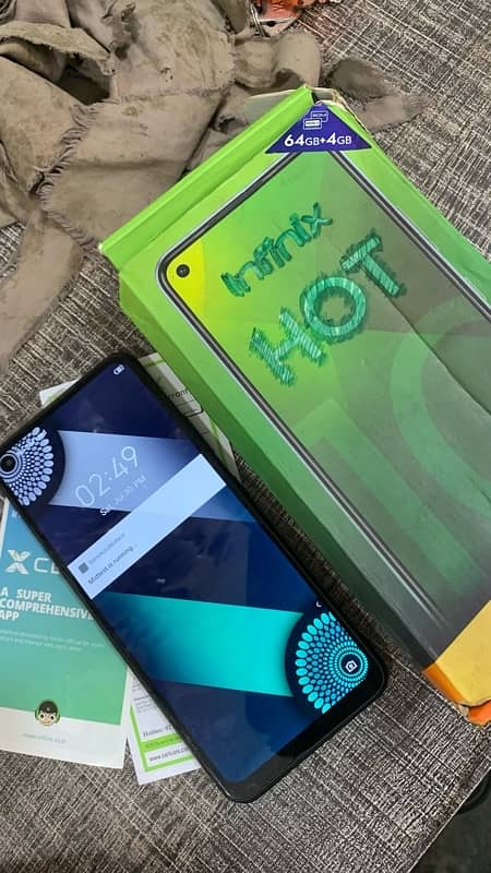 ifinix hot 10 4/64GB 5200mh battery with box 6