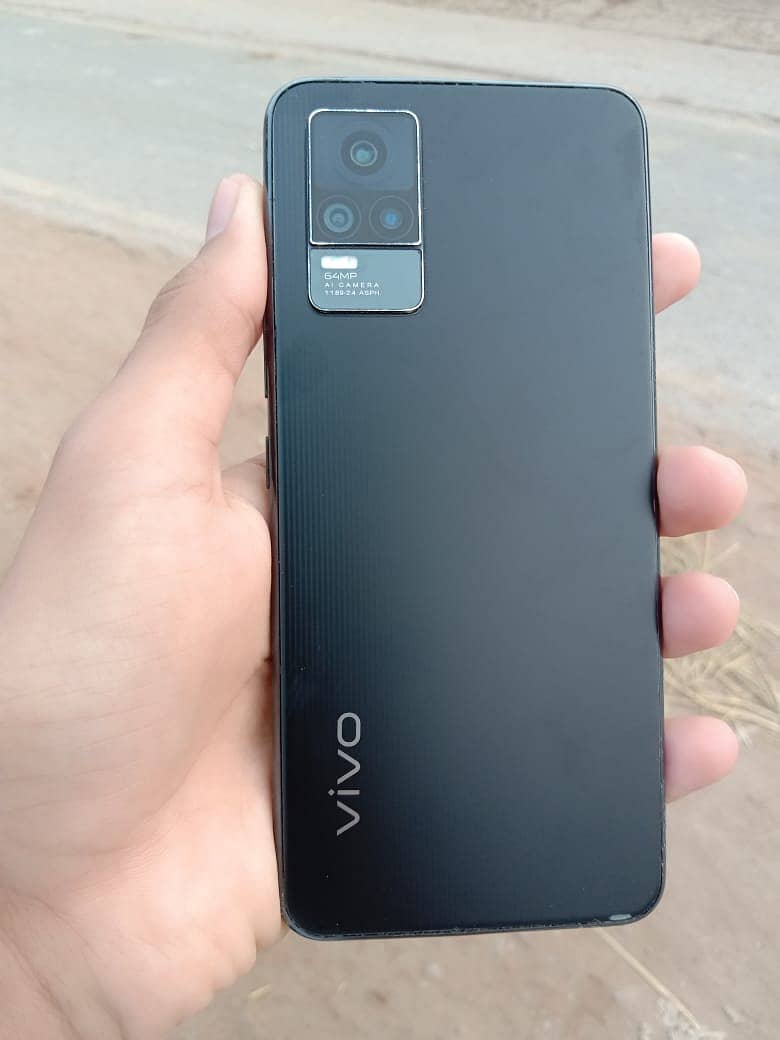 Vivo v21e 8.128 condition 10by10 4