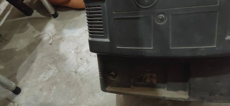 TV 14 Inches Working Condition 2