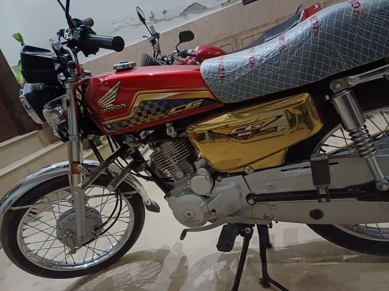 Honda 125 special edition new condition 1