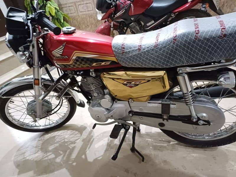 Honda 125 special edition new condition 8