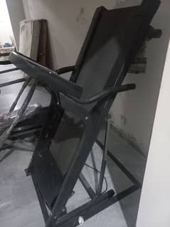 treadmill in best condition