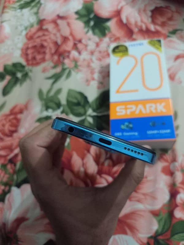 Tecno sapark 20 8+8/256 contact 03269098120 3