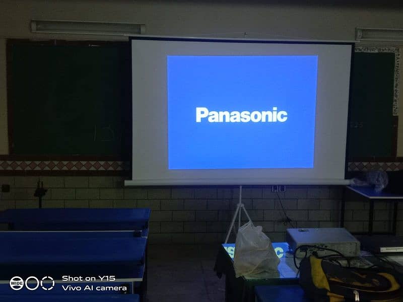 PROJECTOR SCREEN,SMD,SOUND,LED AVAILABLE FOR RENT 3