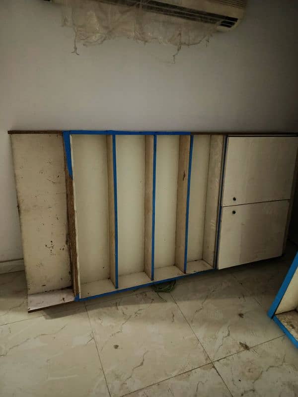 Mobile Counter 4ftRed 15000 Oppo 4ft 25000 6 shelf available 8