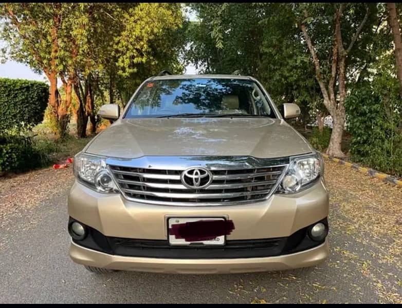 Toyota Fortuner 2013 4