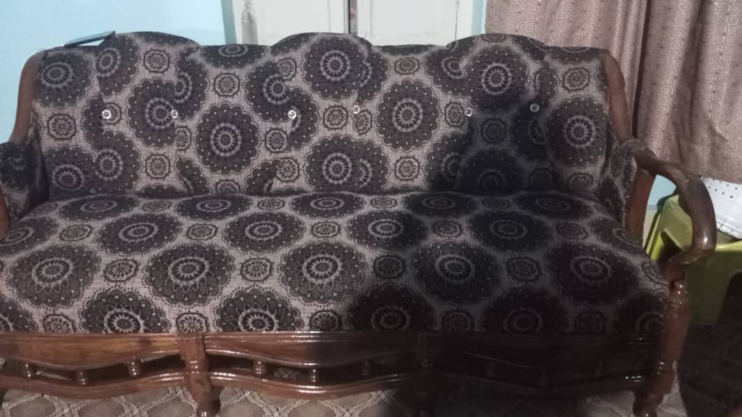 5 seater sofa set wooden  almost one month used 0